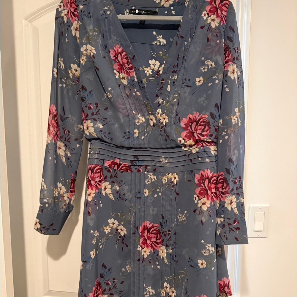 White House Black Market Floral V-Neck Long Sleeve Dress